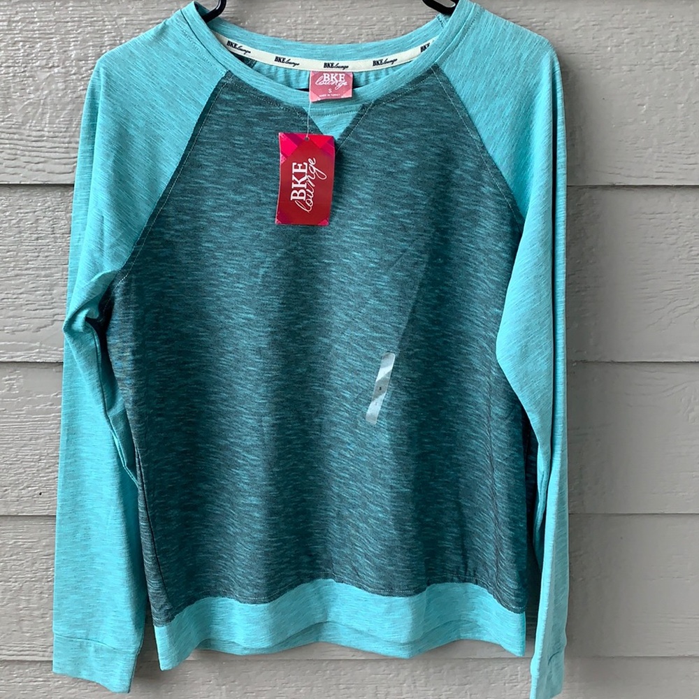 NWT BKE Crew Neck sz small